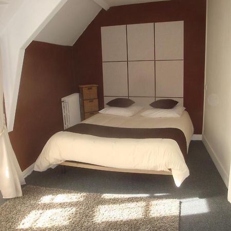 Auberge Du Chateau Châteauneuf-dʼIlle-et-Vilaine Eksteriør billede